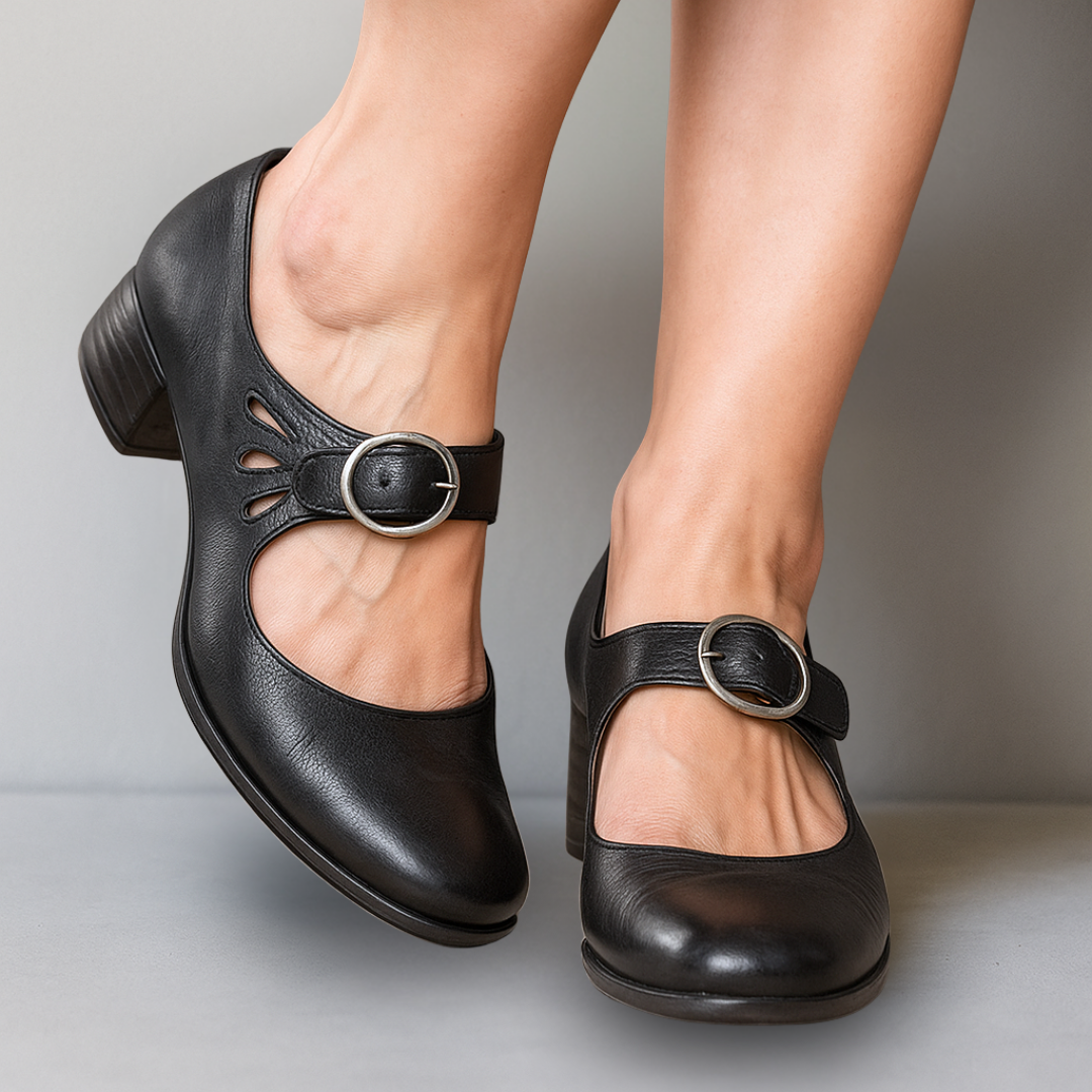 Black leather Mary Jane shoes with block heel and buckle strap